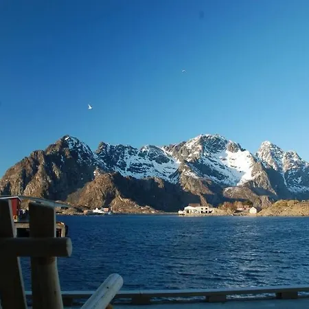 Seafront Appartement Henningsvær