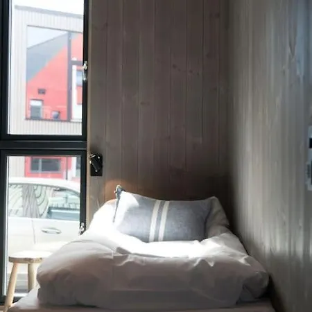 Seafront Apartment Henningsvaer