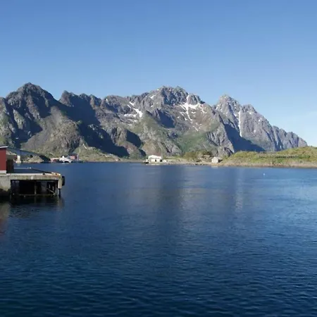 Apartment Seafront Henningsvaer