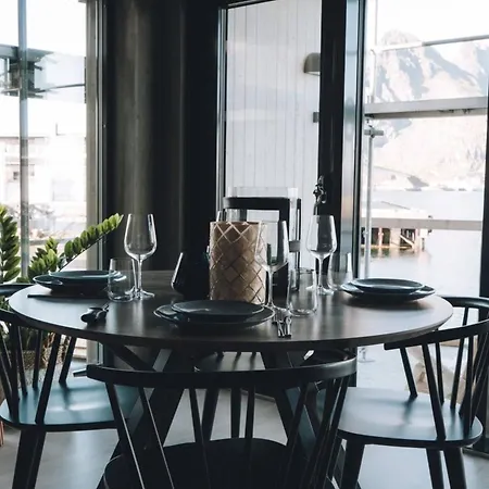 Modern Waterfront Stay In Henningsvaer, Lofoten Appartement Henningsvær
