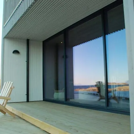 Modern Waterfront Stay In Henningsvaer, Lofoten Appartement Henningsvær