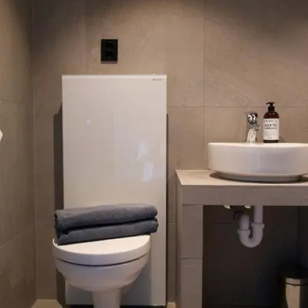 Seafront * Henningsvær