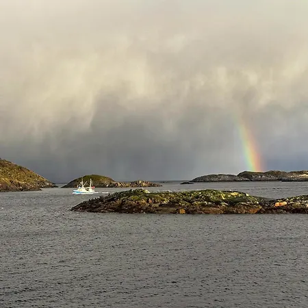 Seafront * Henningsvær