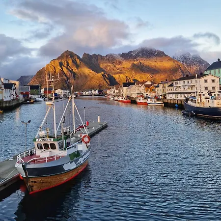 Seafront * Henningsvær