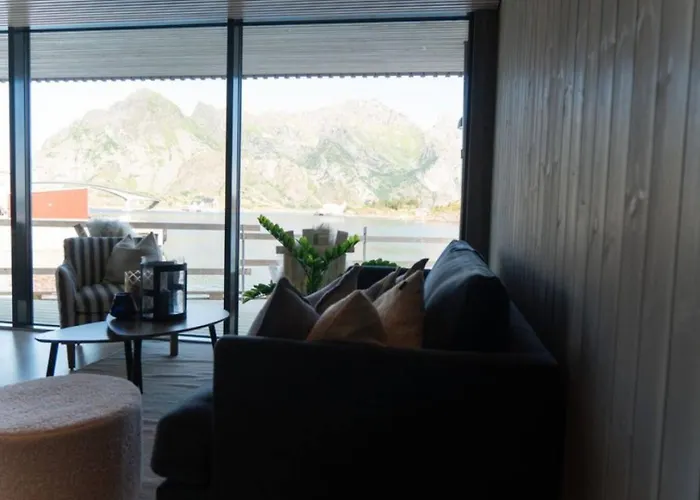 Seafront Lägenhet Henningsvær