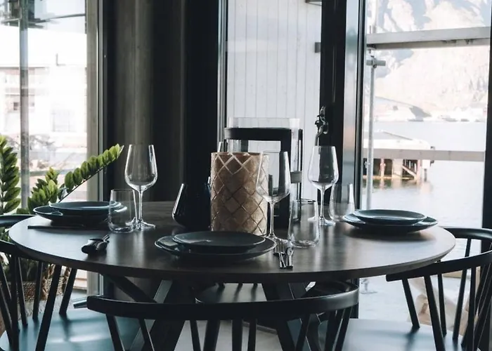 Seafront Lägenhet Henningsvær